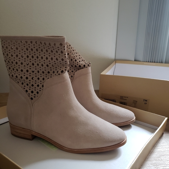 🆕MICHAEL KORS Sunny Bootie - Picture 9 of 12